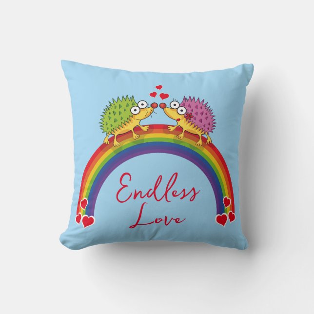 Erizo en amor throw pillow (Front)