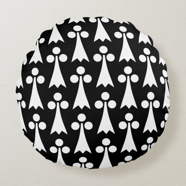 Ermine Pattern, Medieval Pattern, White on Black Round Pillow (Front)