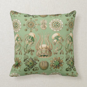 Ernst Haeckel’s Narcomedusae Throw Pillow