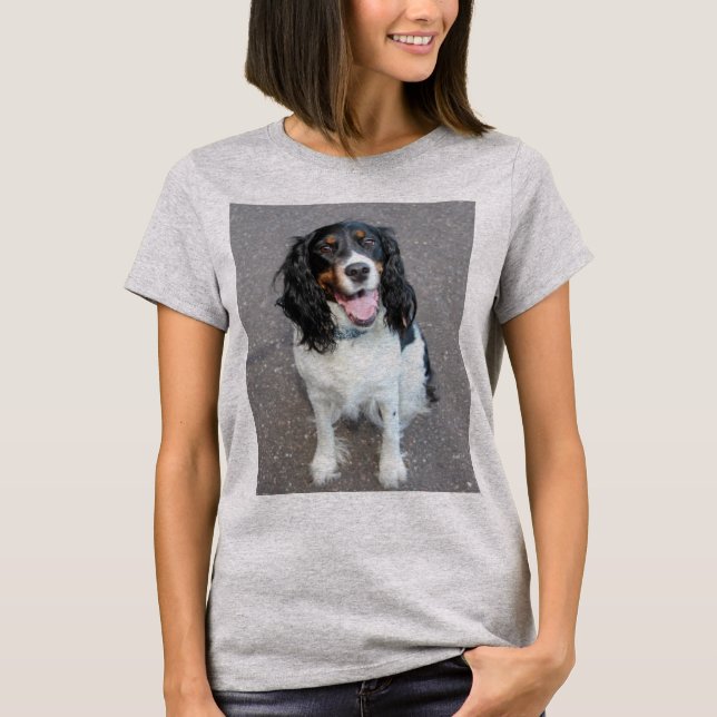 ess bwt sitting T-Shirt (Front)