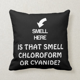 Est-ce que ça sent le cyanide ou le Coussin de pla