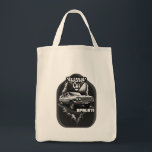 Estampa Carro - Classic Car Opala 71 - Bolsa Tote Bag<br><div class="desc">Print with the Classic Car Opala 71 artwork, a tribute to the classic Brazilian car Opala, model 1971. The print depicts the vehicle in a dark and stylized setting, with a vintage touch and black and white details that highlight the retro design. Ideal for classic car lovers, collectors and enthusiasts...</div>