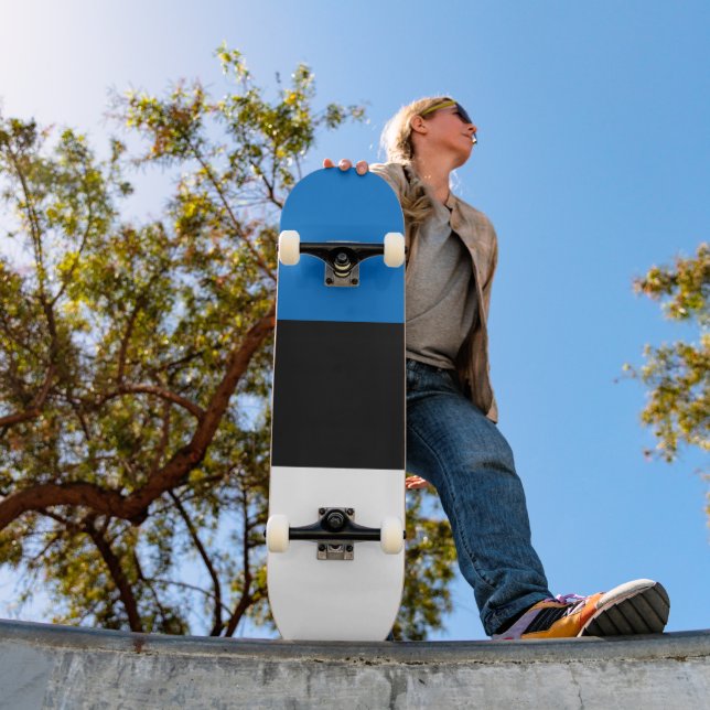 Estonia flag skateboard (Outdoor 1)