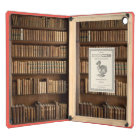 Étagère en bois avec des livres