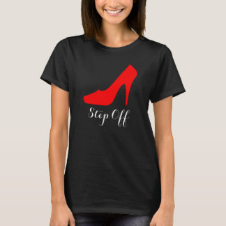 Étape des femmes la "outre" du T-shirt de talon