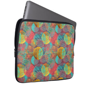 Ethereal Golden Blossoms - Seamless Floral Harmony Laptop Sleeve
