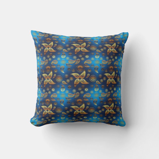 Ethnic golden paisley pattern. throw pillow (Front)