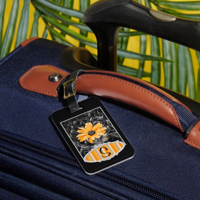 Étiquette À Bagage African Daisy Photography and Monogram Front (Insitu Rectoal 1)