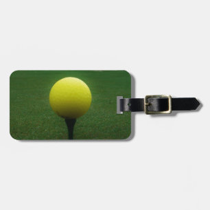 Étiquette À Bagage Bal de golf jaune sur un terrain de golf de montag