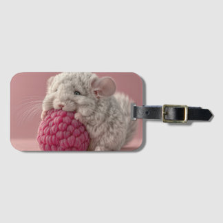 Étiquette À Bagage Bébé Chinchilla Adorable Enlaçant un Framboise Géa