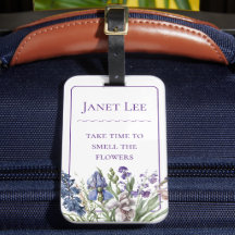 Belles fleurs violettes et cadre pourpre