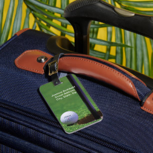 Étiquette À Bagage Boule de golf au bord de la tasse Gros plan Person