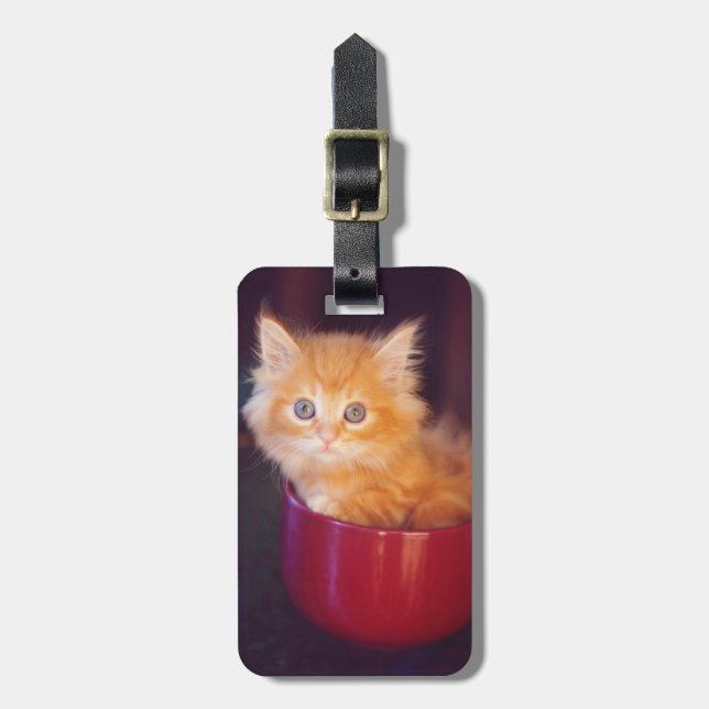 Étiquette À Bagage Chaton orange dans une tasse rouge (Devant Vertical)