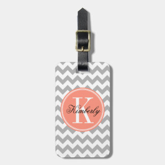 Étiquette À Bagage Chevron gris avec le monogramme de corail
