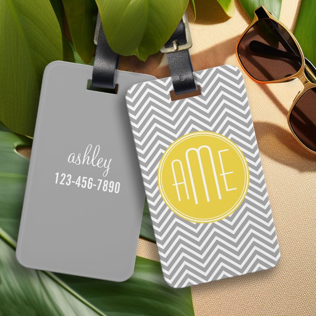Étiquette À Bagage Chevrons gris et jaune Monogramme personnalisé (Custom Luggage Tag)