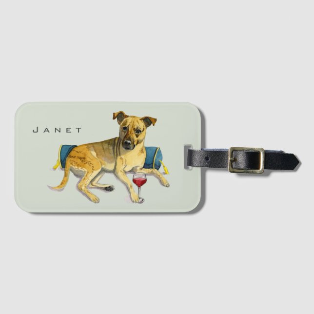 Étiquette À Bagage Chien Brindle drôle détendant avec du vin (Devant Horizontal)