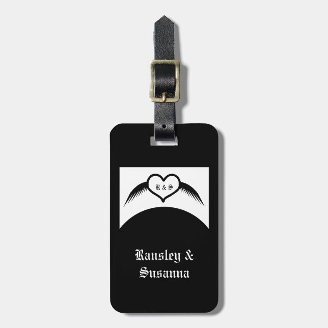 Étiquette À Bagage Coeur ailé gothique Mariage Personnalisé Monogramm (Devant Vertical)