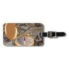 Compass vintage en or sur la carte des pirates ant