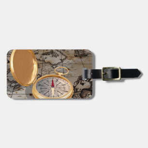 Étiquette À Bagage Compass vintage en or sur la carte des pirates ant