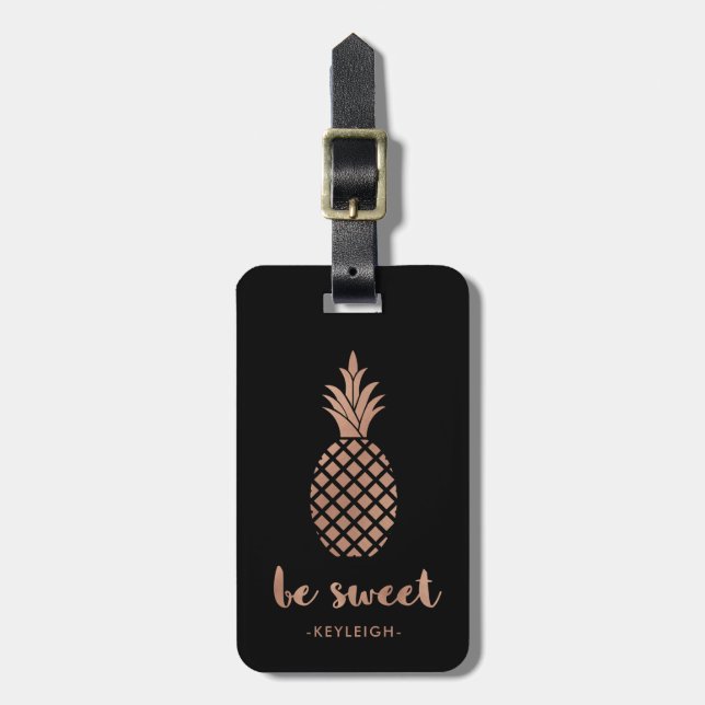 Étiquette À Bagage L'ananas de rose rose sur le noir | soit doux (Devant Vertical)