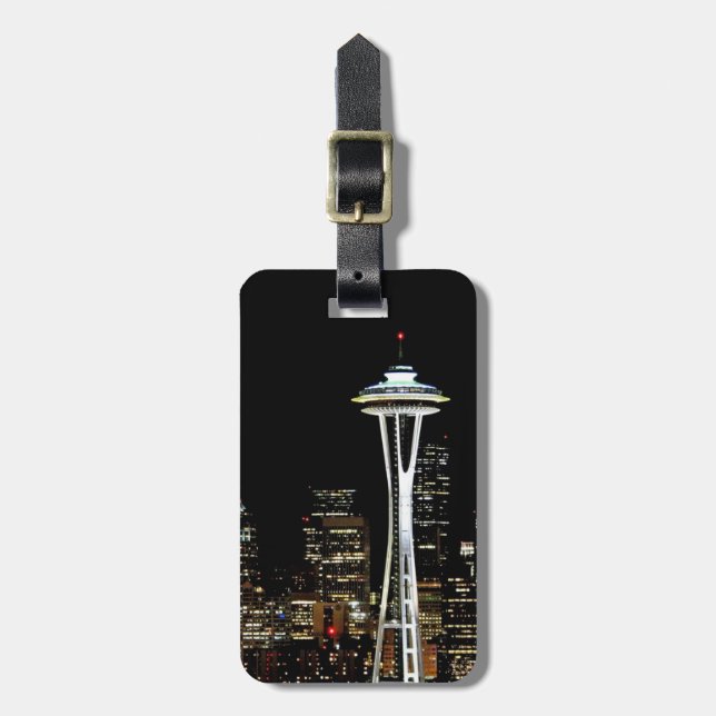 Étiquette À Bagage Le ciel de Seattle la nuit, avec Space Needle. (Devant Vertical)