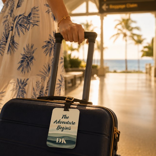 Étiquette À Bagage Mariage élégant de destination sur la plage de l'o (Travel Destination Monogrammed Luggage Tag. The Adventure Begins. Weddings, Beach Summer Trips)