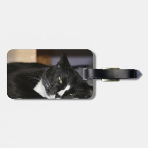 Étiquette À Bagage mensonge noir et blanc de chat de smoking vers le