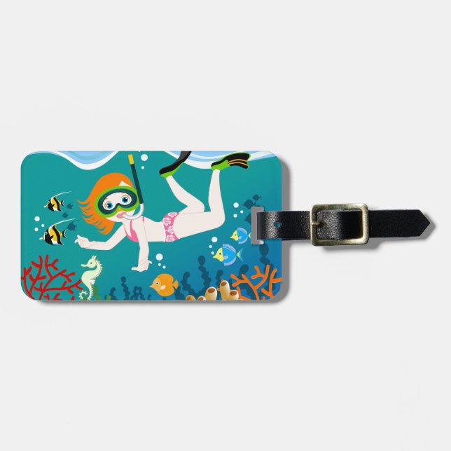 Étiquette À Bagage Petite fille en snorkeling sous la mer (Devant horizontal)