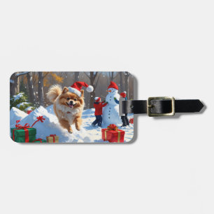 Étiquette À Bagage Pomeranian courant dans la neige avec un chapeau d