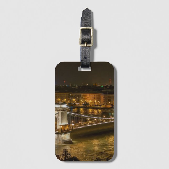 Étiquette À Bagage Pont de la chaîne de Budapest la nuit (Devant Vertical)