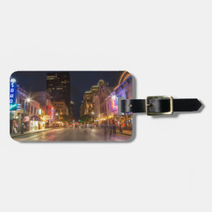 Étiquette À Bagage Sixième Rue À Dusk Dans Le Centre D'Austin, Texas