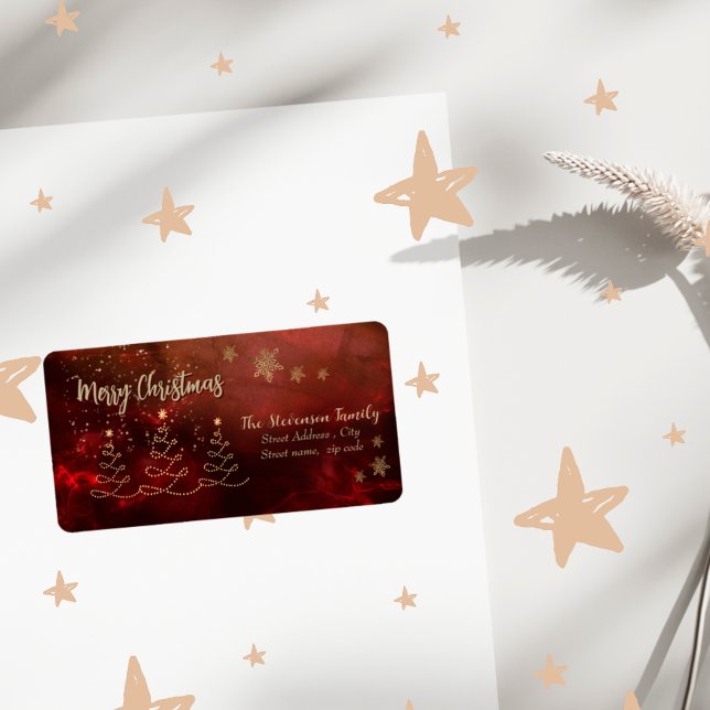 Étiquette Arbre de Noël Rouge moderne (Merry Christmas Trees Burgundy Returned Address Label)