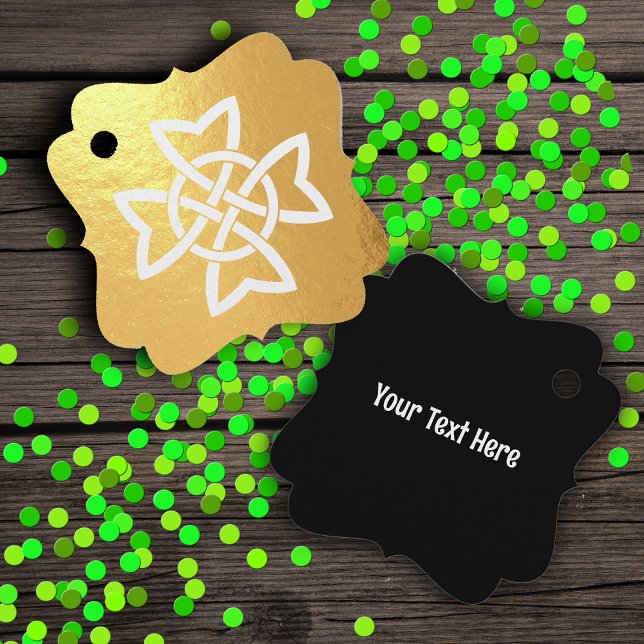 Étiquette-cadeau Boucles de noeuds Celtiques irlandais entrelacées  (Irish Celtic looped white knot on gold foil and black hanging gift tag.)