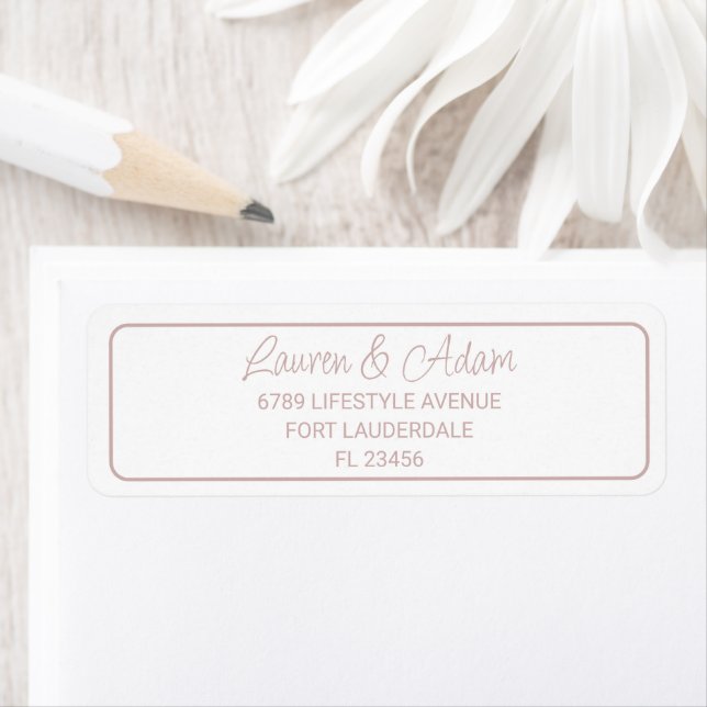 Étiquette d'adresse de retour de mariage simple en (En situation)