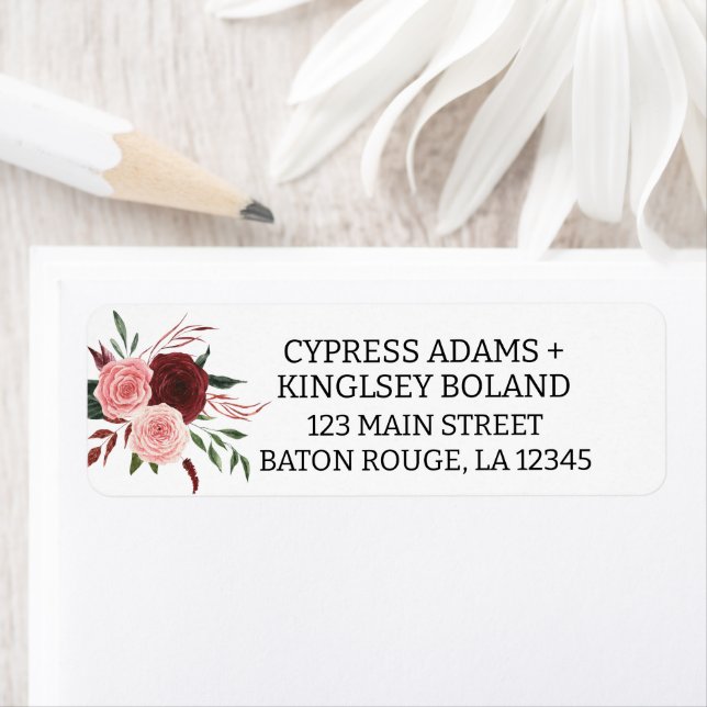 Étiquette de adresse Mariage floral de Burgundy Fa (En situation)