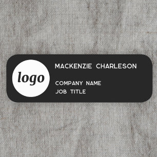 Étiquette de nom minimaliste avec logo simple noir