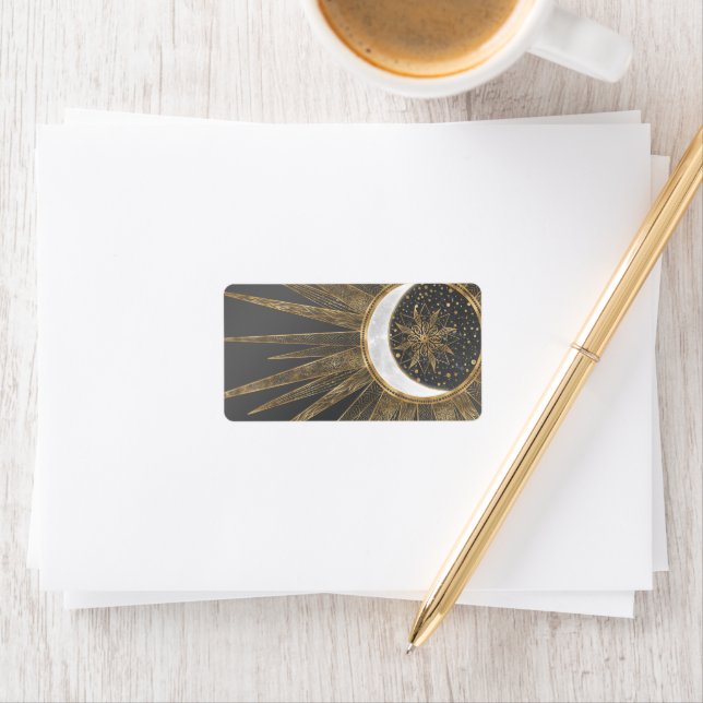 Étiquette Elegant Gold Doodles Sun Moon Mandala Design (En situation)