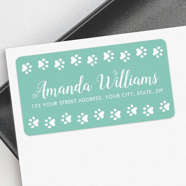 Étiquette Empreintes de pattes pastel vert joli script retou (Paw prints pastel green pretty script return label)
