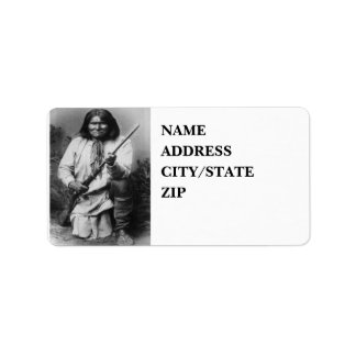 Étiquette "Geronimo avec un pistolet à l'avant-garde"