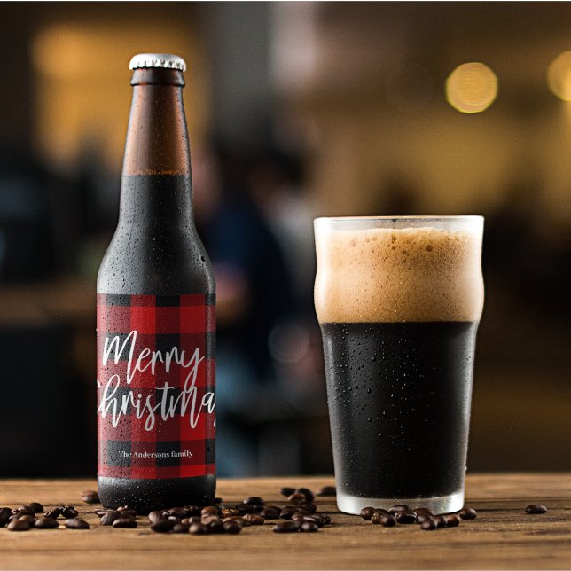 Étiquette Pour Bouteilles De Bière Red Buffalo Plaid & Joyeux Noël |Nom personnel (Créateur téléchargé)