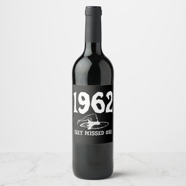 Étiquette Pour Bouteilles De Vin 1962 Ils Ont Manqué Une Sorcière De Salem Hallowee (Devant)