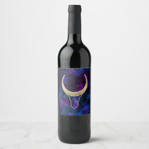 Étiquette Pour Bouteilles De Vin Bulle de vache galaxie aux cornes dorées. Concept