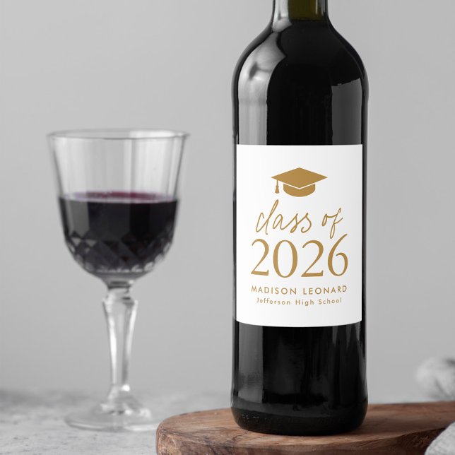 Étiquette Pour Bouteilles De Vin Classe moderne de 2025 Gold Script Graduation (Créateur téléchargé)