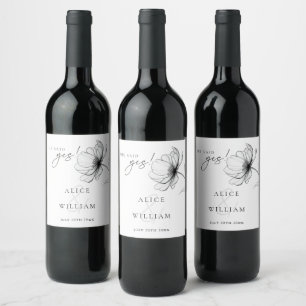 Étiquette Pour Bouteilles De Vin Elle a dit oui Minimaliste Fête de Fiançailles Flo