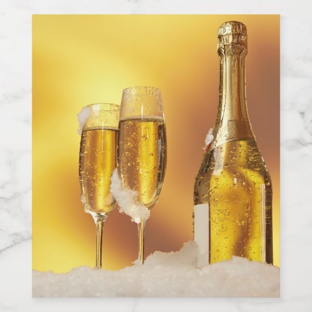 Étiquette Pour Bouteilles De Vin Fait maison (Two sparkling champagne glasses beside a chilled bottle, surrounded by soft ice.)