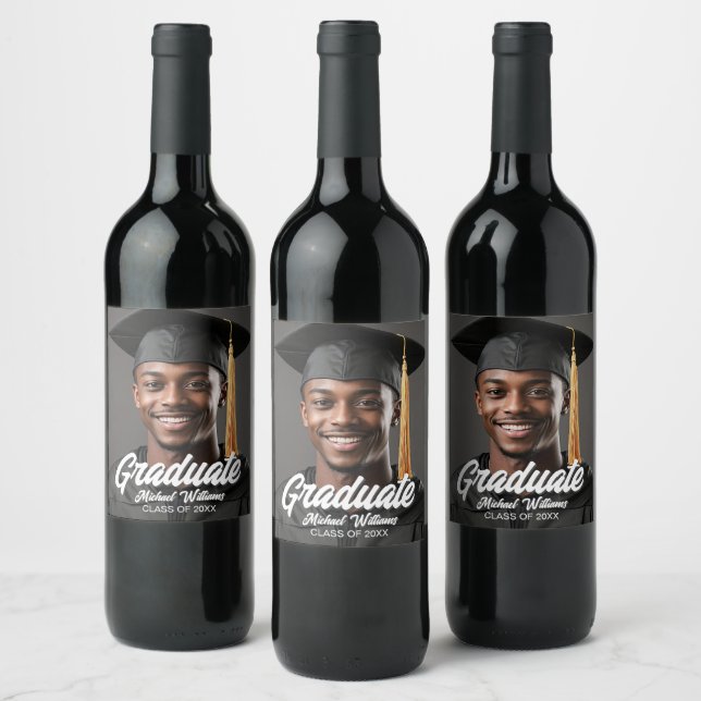 Étiquette Pour Bouteilles De Vin Graduate Photo w Bold Script Graduation Party (Bouteilles)