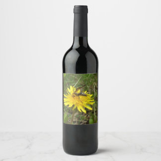 Étiquette Pour Bouteilles De Vin Honey Bee on Dandelion Flower Wine Label