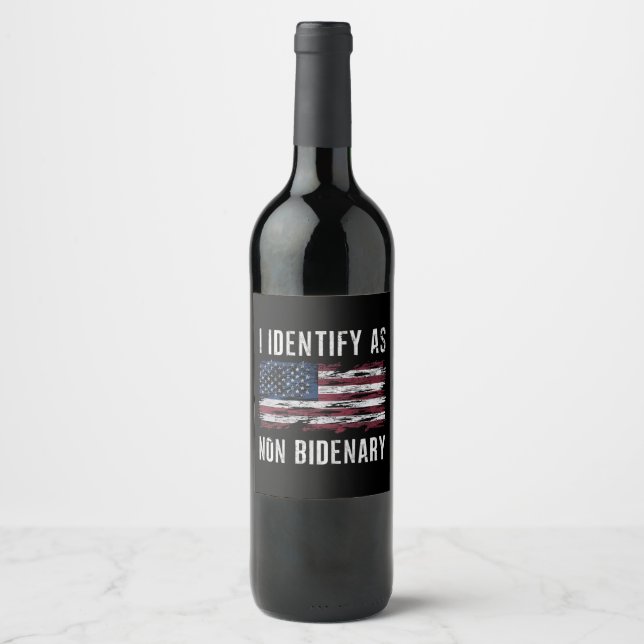 Étiquette Pour Bouteilles De Vin Je M'Identifie Comme Un Drapeau Américain Patriot  (Devant)