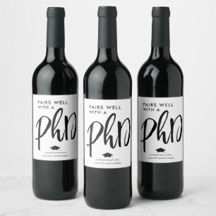 Étiquette Pour Bouteilles De Vin Moderne Élégant Script PhD Graduate Félicitations