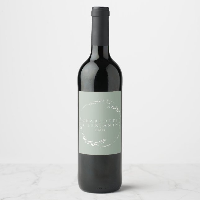 Étiquette Pour Bouteilles De Vin Sage Green Floral Wreath Monogramme personnalisé (Devant)